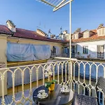 Guesthost - L'angulin & Roomy In *