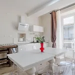 Guesthost - L'angulin & Roomy In Турин