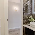 Guesthost - L'angulin & Roomy In Турин