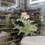 Guesthost - L'angulin & Roomy In Апартаменты *