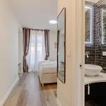 Guesthost - L'angulin & Roomy In Апартаменты Турин
