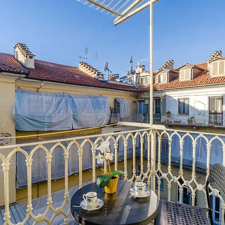 Guesthost - L'angulin & Roomy In *