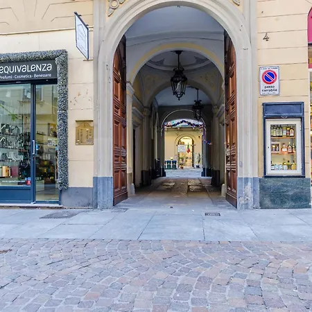 Guesthost - L'angulin & Roomy In * Torino