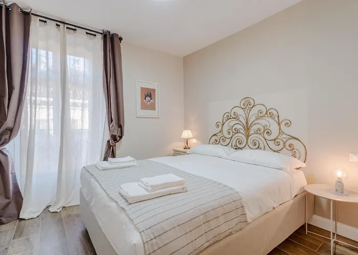 Guesthost - L'angulin & Roomy In * Torino