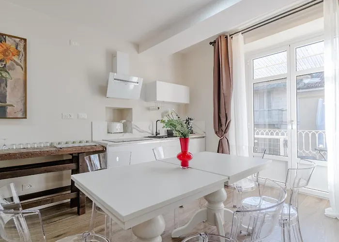 Guesthost - L'angulin & Roomy In Torino