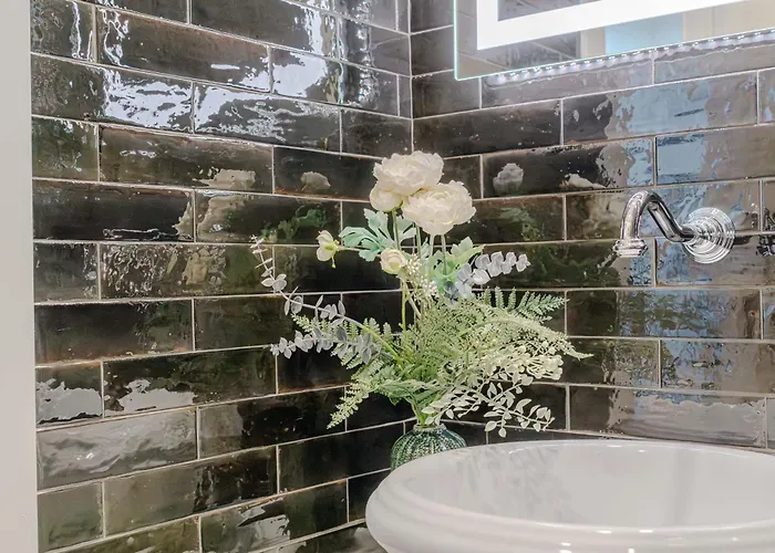 Guesthost - L'angulin & Roomy In Διαμέρισμα *