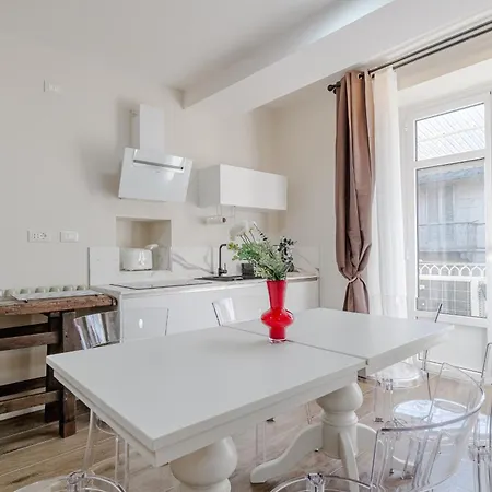 Guesthost - L'angulin & Roomy In Torino