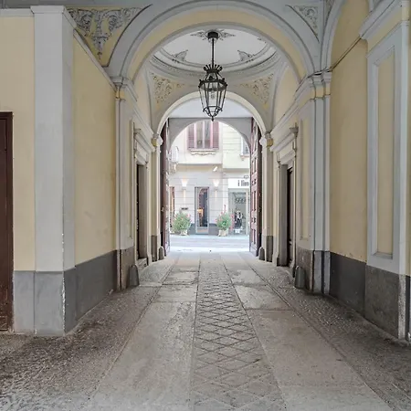 Guesthost - L'angulin & Roomy In Torino