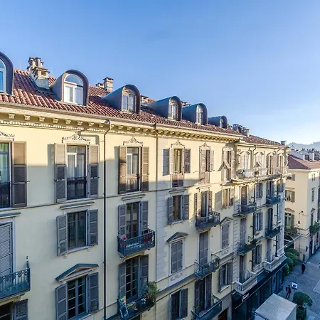 Guesthost - L'angulin & Roomy In