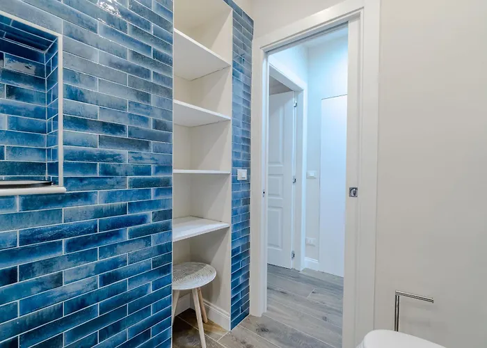 Guesthost - L'angulin & Roomy In