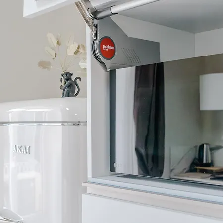 Guesthost - L'angulin & Roomy In