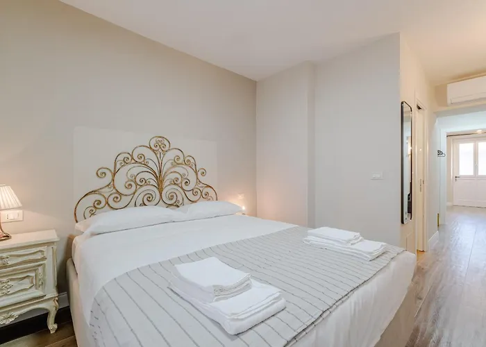 Apartment Guesthost - L'angulin & Roomy In Turin