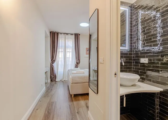 Guesthost - L'angulin & Roomy In Apartment Turin